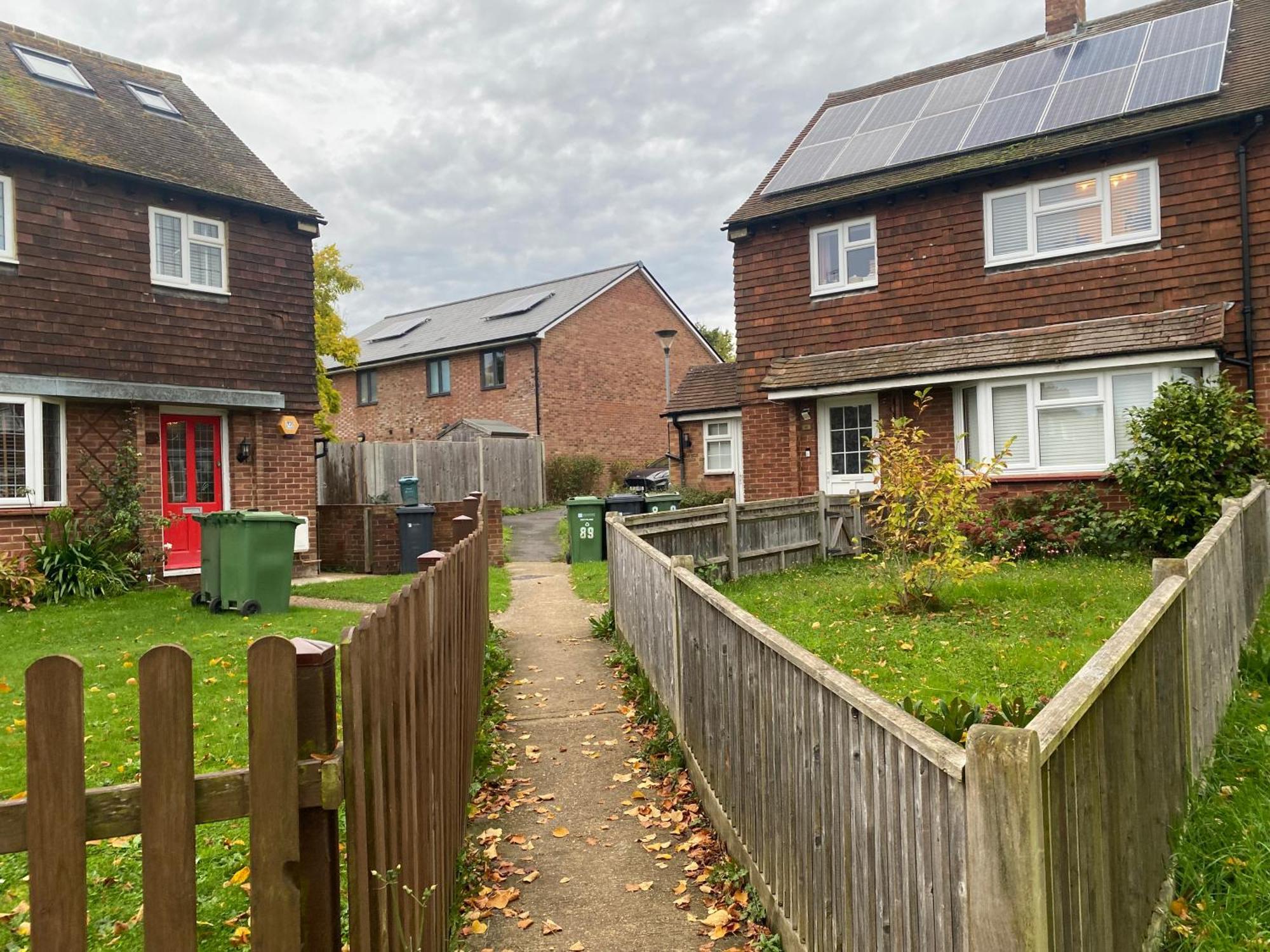 Cosy Apartment With Private Access And Kitchenette In Guildford (Adults Only) Worplesdon エクステリア 写真
